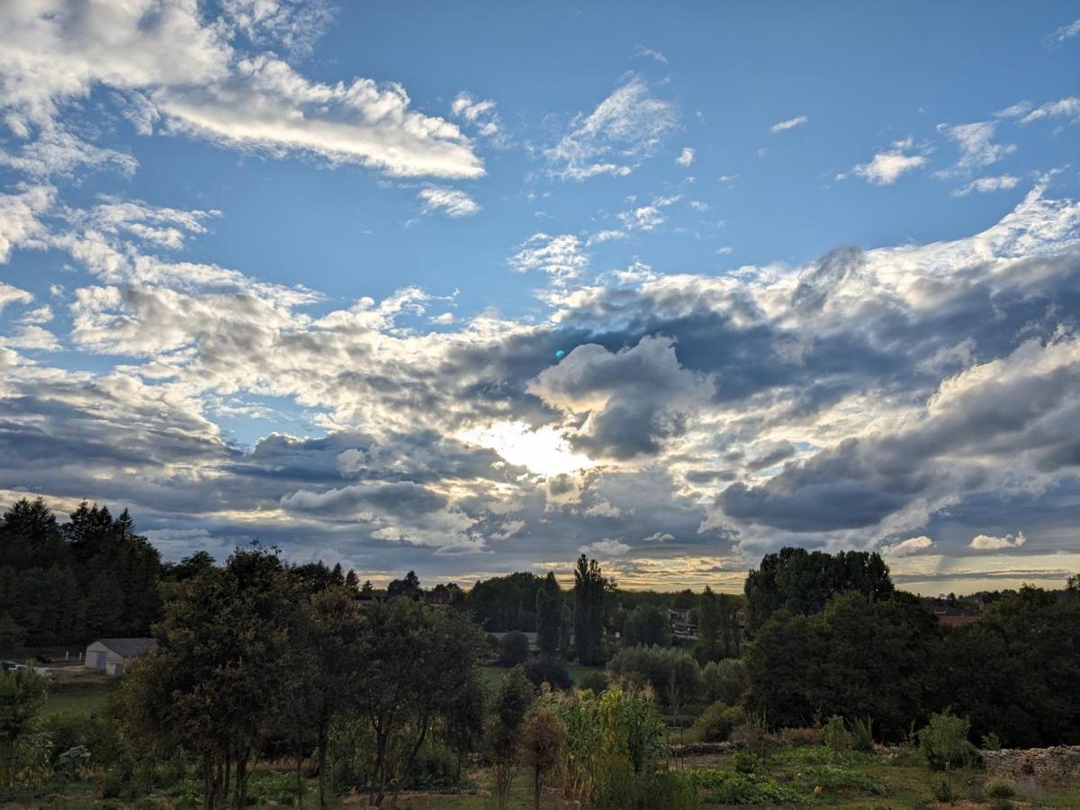 La Grange Symphorine, Chambre D'Hotes De Charme Situee Entre La Vallee De La Dordogne Et La Vallee De La Vezere Meyrals Eksteriør bilde