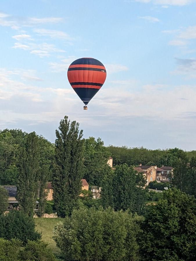 La Grange Symphorine, Chambre D'Hotes De Charme Situee Entre La Vallee De La Dordogne Et La Vallee De La Vezere Meyrals Eksteriør bilde