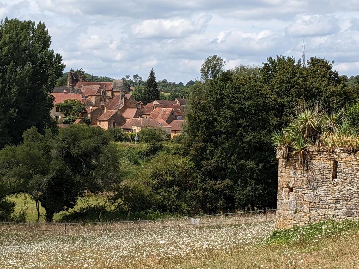 La Grange Symphorine, Chambre D'Hotes De Charme Situee Entre La Vallee De La Dordogne Et La Vallee De La Vezere Meyrals Eksteriør bilde